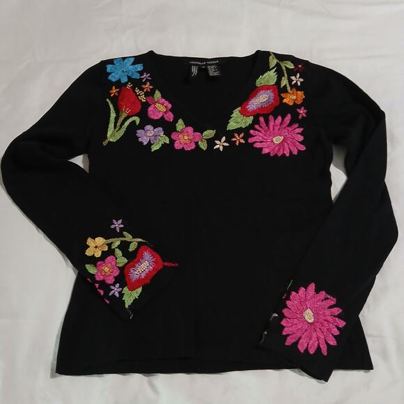 Michelle Nicole Sm Black Long-Sleeved Sweater Floral Embroidered Accents V Neck - Picture 6 of 14